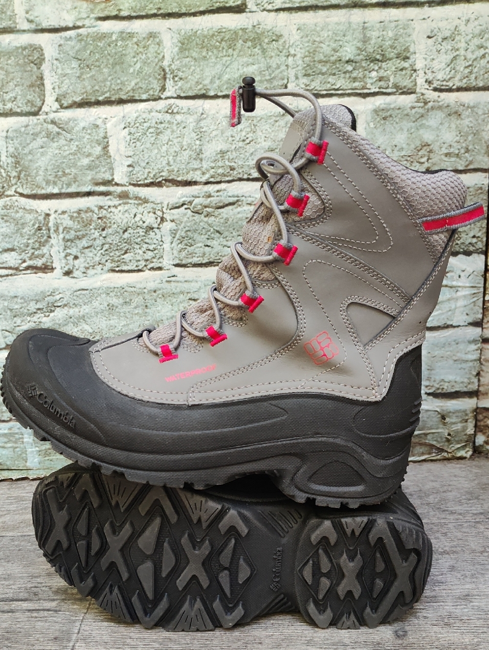 Columbia Bugaboo III Snow Winter Boots, Gray, Women's size 7